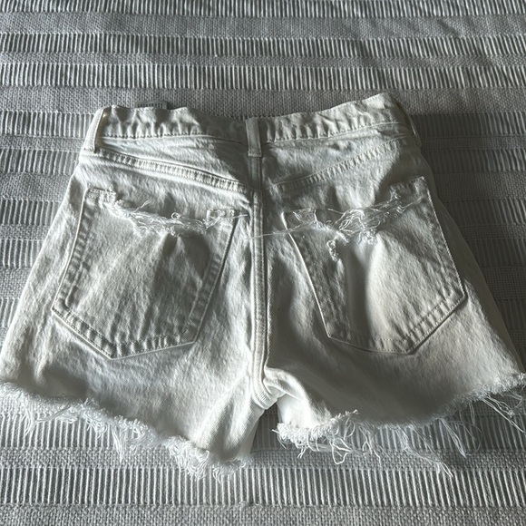 White A&F Mom Shorts - Picture 3 of 5